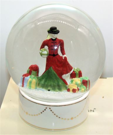 Royal Doulton Snow Globe & Box Christmas Gifts