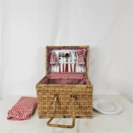 Picnic Basket & Accessories for Two