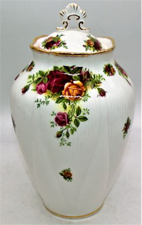 Old Country Roses Jar Royal Albert