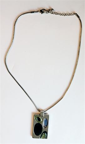 Contemporary silver tone pendant necklace