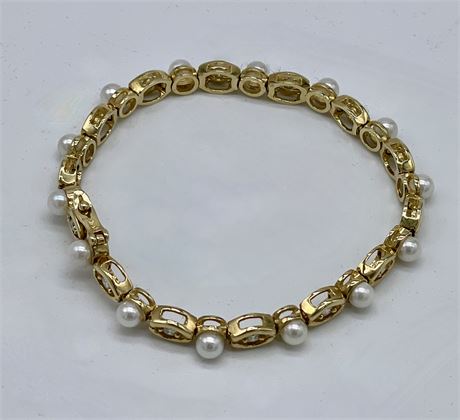 Ladies 14K Yellow Gold Pearl and Diamond Link Bracelet