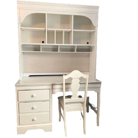 Stanley Furniture Young American Desk & Hutch