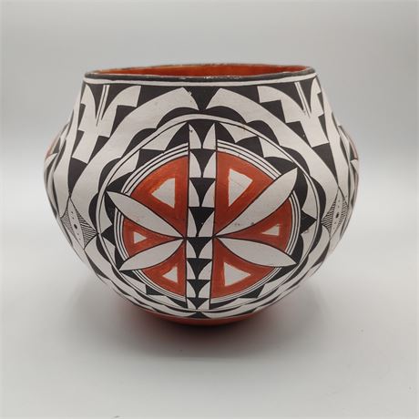 Lee Ann Cheromiah Native American, Laguna, Polychrome Pottery Olla