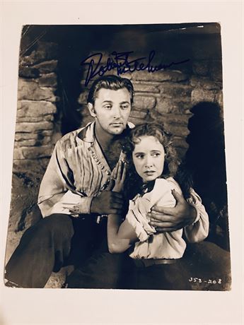 1947 Robert Mitchum & Teresa Wright 8x10 B&W Photo Signed by Robert Mitchum