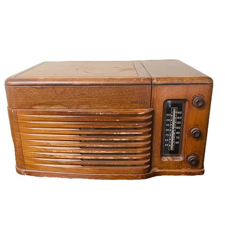 Vintage Philco Record Player and FM Radio