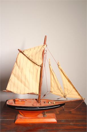 Model Ship, Gaff Rigged Sloop 14"