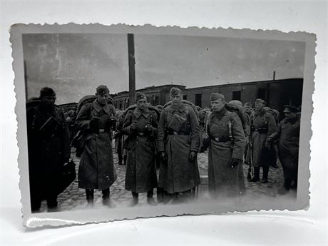 WW2 German Army Soldiers Photo