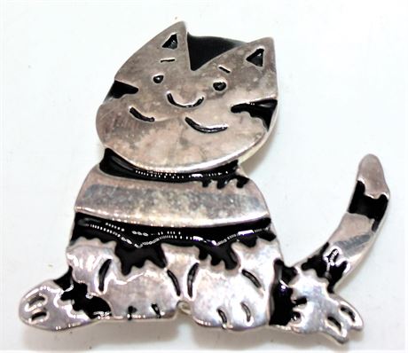 Q Pewter Cat brooch pin