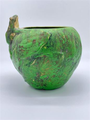 Weller Coppertone Frog Vase