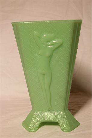 McKee Jadeite Vase Nude Three-Sided Vase Uranium Jadeite Glows, Green Footed