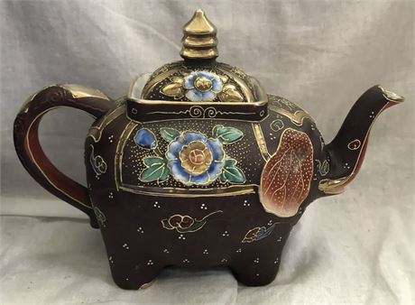 Moriage Satsuma Elephant Shaped Teapot