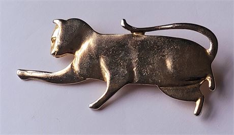 Gold Tone Stalking Cat lapel / brooch pin - signed MYSTIQUE