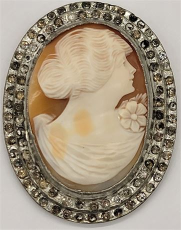Vintage Large Cameo Brooch/ Pin