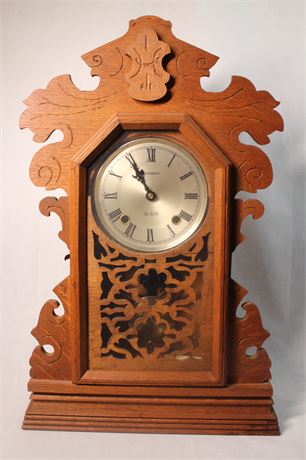 Rust Belt Revival Online Auctions - Automatic 31 Day Mantle Clock