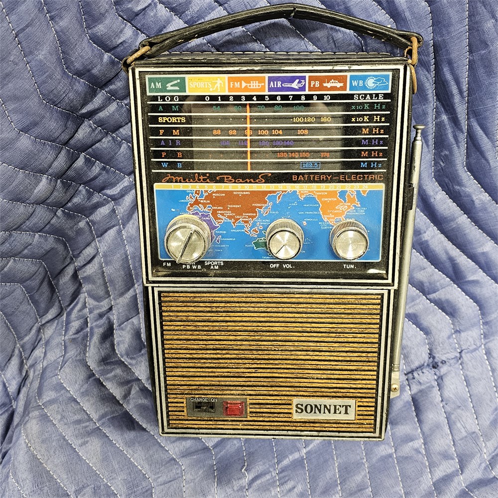 Rust Belt Revival Online Auctions - Sonnet Radio 181P Electric Portable