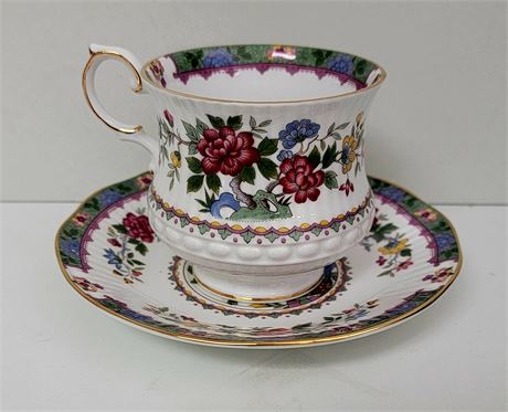 Queen's Rosina "Flower of Amaran" teacup Fine Bone China Made in England