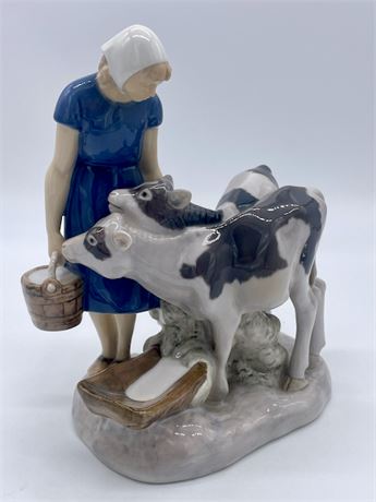 B&G Bing and Grondahl #2270 Milkmaid Figurine