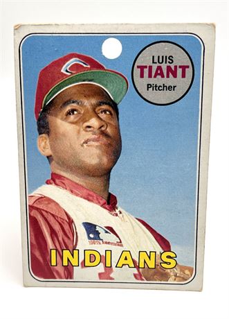 Luis Tiant Cleveland Indians Topps #560 Baseball Card