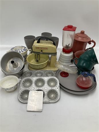 1950’s Mixed Assessment of Children’s Kitchen Toys