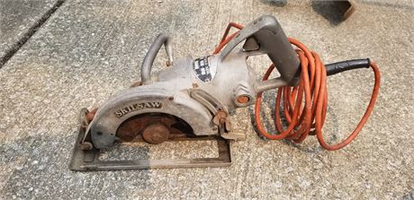 7-1/4 IN. Worm Drive Skilsaw