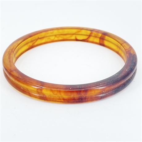Bakelite Clear Orange Swirl Carved Ribbed Bangle Bracelet