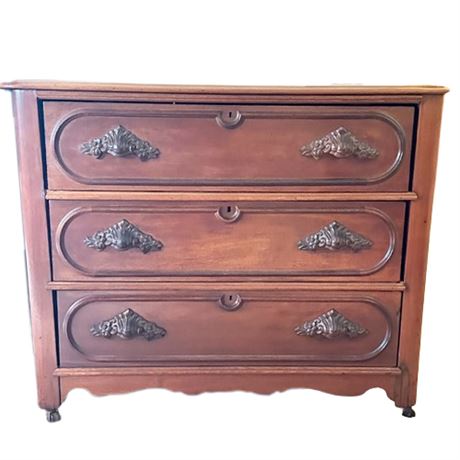 Vintage French Country Style Chest of Drawers