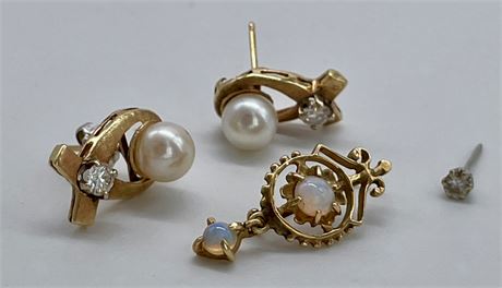 14K Yellow Gold Pearl and Diamond Post Earrings