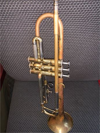 Jupiter Trumpet JTR-600N with Mouthpiece and Brass Finish