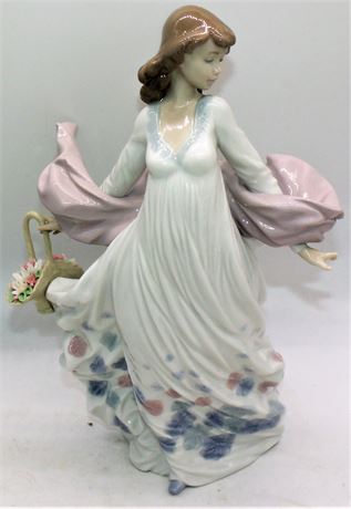 Lladro porcelain figure 12"  Spring Splendor