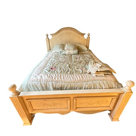 Hooker Furniture, Seven Seas Queen Bed Frame and Mattress