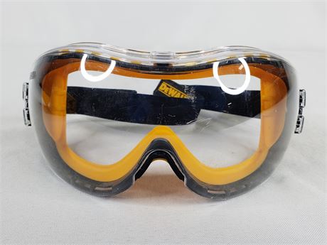 Rust Belt Revival Online Auctions - DeWalt Concealer Dual Mold Goggle ...