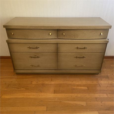 Bassett Furniture Vintage 6 Drawer Long Dresser