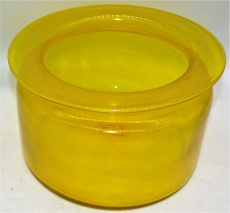 Blown glass vaseline /uranium bowl