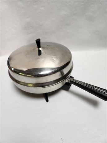 Farberware Electric Skillet with lid