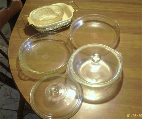 Assorted Glass Pie Plate and Casseroles