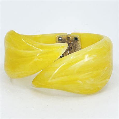 Mid Century Yellow Swirl Lucite Clamp Bracelet