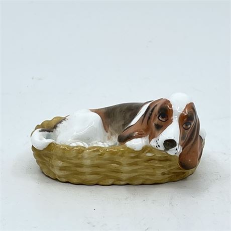 Brinton Bone China Beagle in Basket