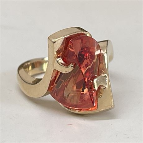 Contemporary Orange Sapphire and 14 K Yellow Gold Ring