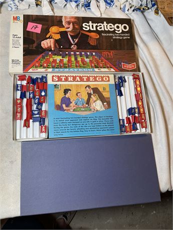 1977 Milton Bradley Stratego