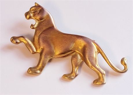 Large goldtone big cat lapel pin