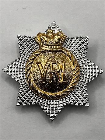 Royal Canadian Regiment Canada VRI Cap Badge Lapel Pin