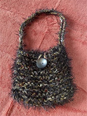 Hand knit bag, with button closure