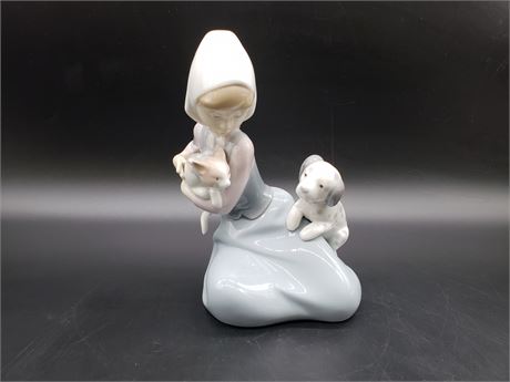 Lladro Girl, Cat, And Dog Little Friskies Figurine 5032
