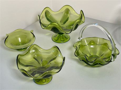 4 Vintage Viking Glass 6 Petal Glassware