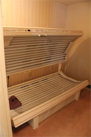 SonnenBraune Wolf System 728 Tanning Bed (#1)