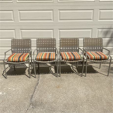 Set of 4 Stackable Outdoor Strap Chairs with Seat Cushions