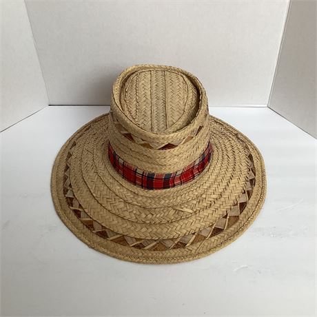 Rust Belt Revival Online Auctions - Vintage Panama straw hat, preowned
