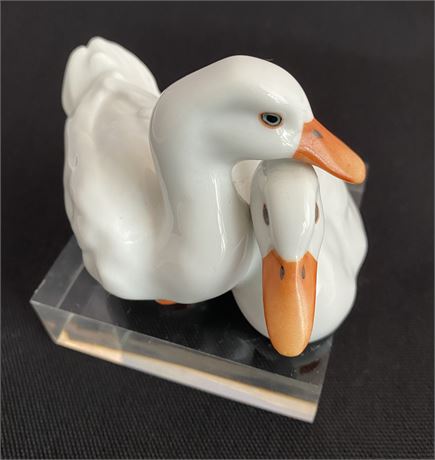 Herend Hvngaria 1942 White Swans Figurine