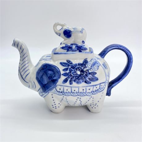 Vintage Chinese Porcelain Elephant Teapot