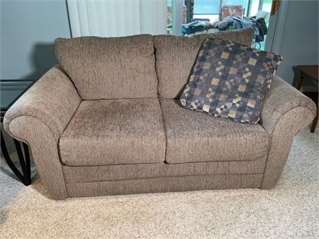 Tweed Love Seat with Decorative Pillow